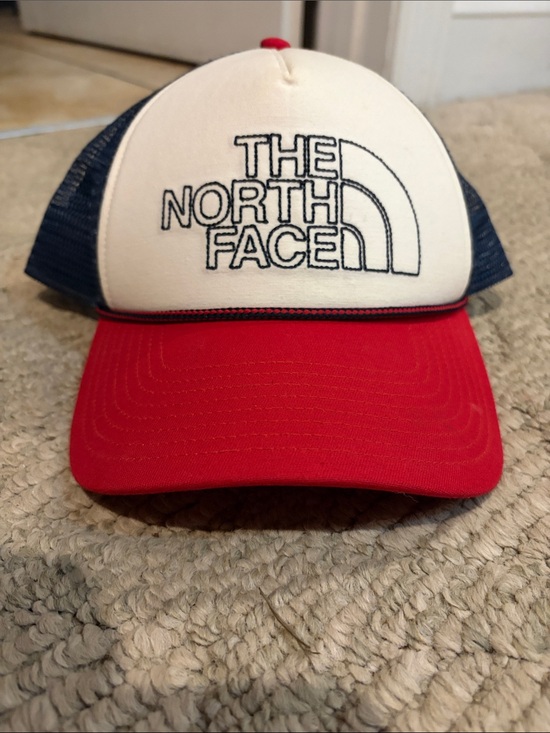The North Face Other - The North Face Trucker Cap - Cream, Red & Navy